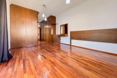 Casa à venda com 597m², 5 quartos e 8 vagas Casa à venda com 597m², 5 quartos e 8 vagasSuíte Master