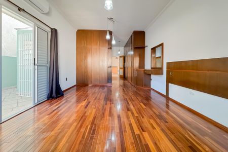 Casa à venda com 597m², 5 quartos e 8 vagas Casa à venda com 597m², 5 quartos e 8 vagasSuíte Master