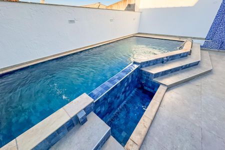 Casa à venda com 597m², 5 quartos e 8 vagas Casa à venda com 597m², 5 quartos e 8 vagasPiscina - Área de Lazer