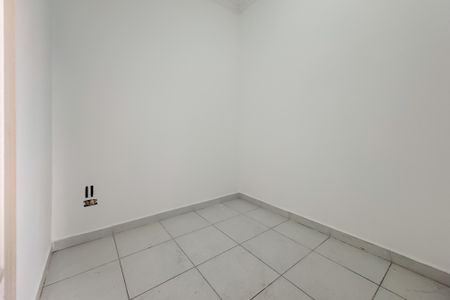 Casa à venda com 597m², 5 quartos e 8 vagas Casa à venda com 597m², 5 quartos e 8 vagasQuarto de Serviço