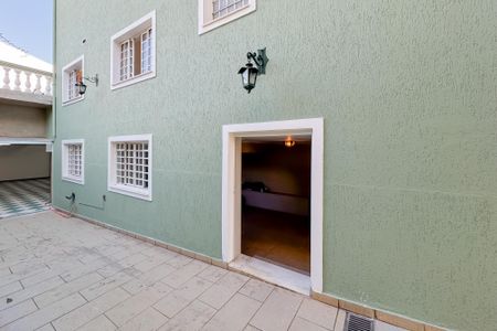 Casa à venda com 597m², 5 quartos e 8 vagas Casa à venda com 597m², 5 quartos e 8 vagasÁrea Externa