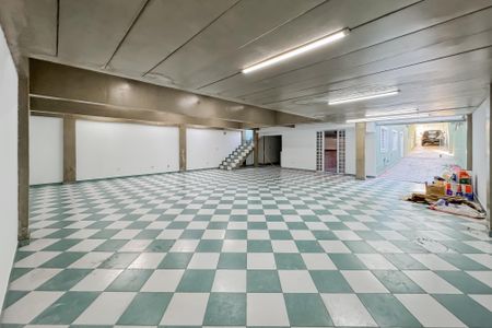 Casa à venda com 597m², 5 quartos e 8 vagas Casa à venda com 597m², 5 quartos e 8 vagasEspaço Salão de festas
