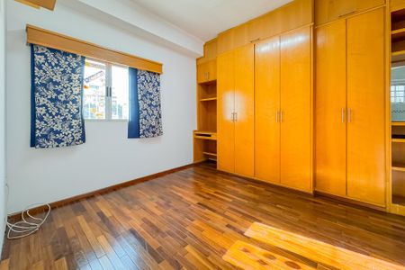 Casa à venda com 597m², 5 quartos e 8 vagas Casa à venda com 597m², 5 quartos e 8 vagasSuíte 2
