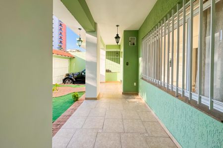 Casa à venda com 597m², 5 quartos e 8 vagas Casa à venda com 597m², 5 quartos e 8 vagasTerraço