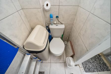 Apartamento à venda com 70m², 2 quartos e 2 vagas Apartamento à venda com 70m², 2 quartos e 2 vagasBanheiro de serviço
