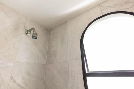 Apartamento à venda com 400m², 4 quartos e 4 vagas Apartamento à venda com 400m², 4 quartos e 4 vagasBanheiro da Suíte 4