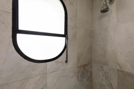 Apartamento à venda com 400m², 4 quartos e 4 vagas Apartamento à venda com 400m², 4 quartos e 4 vagasBanheiro da Suíte 3