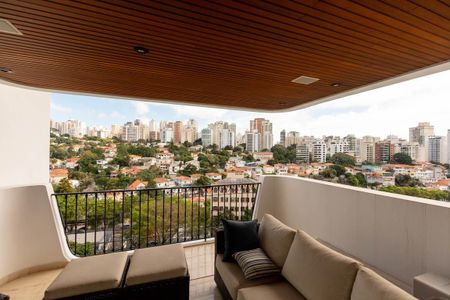 Apartamento à venda com 400m², 4 quartos e 4 vagas Apartamento à venda com 400m², 4 quartos e 4 vagasVaranda da Sala de TV