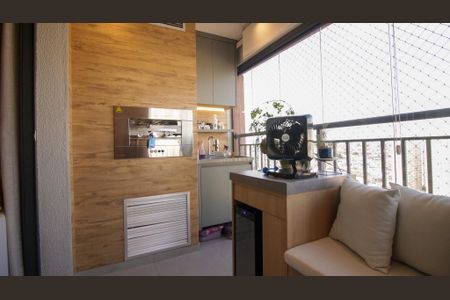 Apartamento à venda com 63m², 2 quartos e 1 vaga Apartamento à venda com 63m², 2 quartos e 1 vagaVaranda