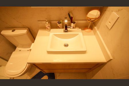 Apartamento à venda com 63m², 2 quartos e 1 vaga Apartamento à venda com 63m², 2 quartos e 1 vagaBanheiro Social