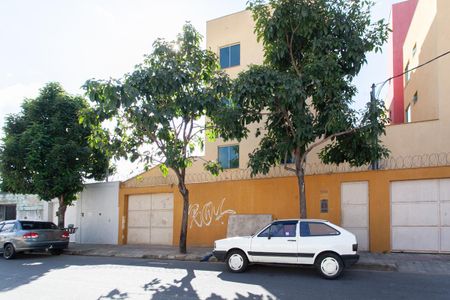 Apartamento para alugar com 55m², 2 quartos e 1 vaga Apartamento para alugar com 55m², 2 quartos e 1 vagaFachada