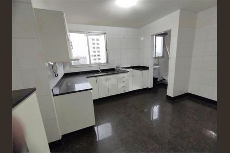 Apartamento à venda com 240m², 4 quartos e 2 vagas