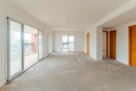 Apartamento à venda com 224m², 4 quartos e 4 vagas