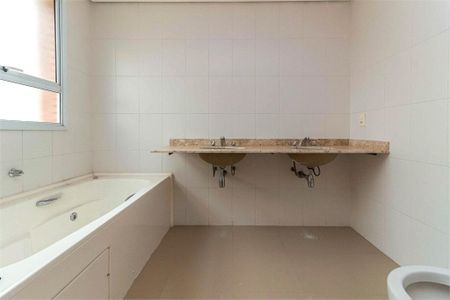 Apartamento à venda com 224m², 4 quartos e 4 vagas