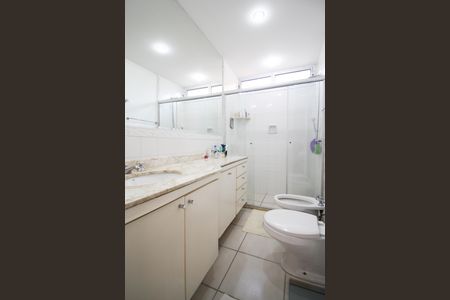 Apartamento à venda com 105m², 3 quartos e 1 vaga Apartamento à venda com 105m², 3 quartos e 1 vagaBanheiro da Suíte