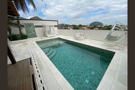 Casa à venda com 389m², 6 quartos e 2 vagas Casa à venda com 389m², 6 quartos e 2 vagasÁrea comum - Piscina