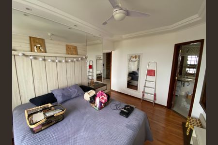 Casa à venda com 389m², 6 quartos e 2 vagas Casa à venda com 389m², 6 quartos e 2 vagasSuíte