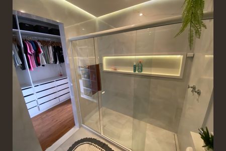 Casa à venda com 389m², 6 quartos e 2 vagas Casa à venda com 389m², 6 quartos e 2 vagasBanheiro Suíte 2