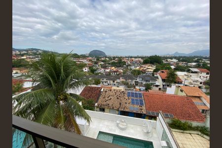 Casa à venda com 389m², 6 quartos e 2 vagas Casa à venda com 389m², 6 quartos e 2 vagasVista - Hall