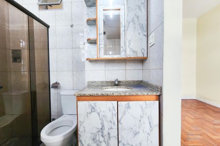 Apartamento para alugar com 75m², 2 quartos e sem vagaBanheiro da suíte