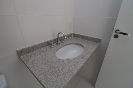 Apartamento à venda com 91m², 2 quartos e 2 vagasBanheiro da Suíte