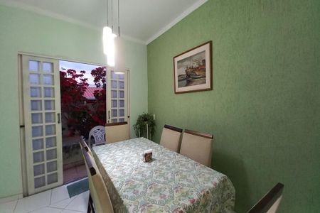 Casa à venda com 120m², 2 quartos e 3 vagas Casa à venda com 120m², 2 quartos e 3 vagasCopa