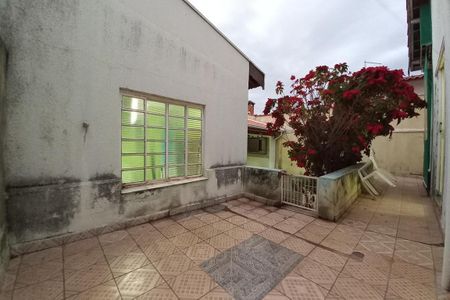 Casa à venda com 120m², 2 quartos e 3 vagas Casa à venda com 120m², 2 quartos e 3 vagasQuintal