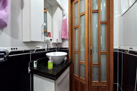 Casa à venda com 120m², 2 quartos e 3 vagas Casa à venda com 120m², 2 quartos e 3 vagasBanheiro da Suíte