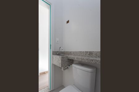 Casa à venda com 119m², 2 quartos e 1 vaga Casa à venda com 119m², 2 quartos e 1 vagaBanheiro da Suíte 1