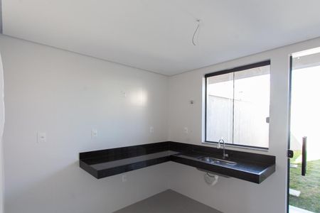 Casa à venda com 119m², 2 quartos e 1 vaga Casa à venda com 119m², 2 quartos e 1 vagaCozinha