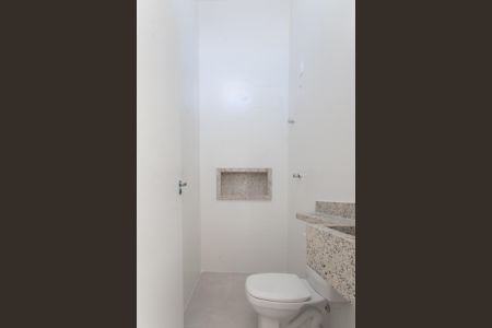 Casa à venda com 122m², 2 quartos e 1 vaga Casa à venda com 122m², 2 quartos e 1 vagaBanheiro da Suíte 1