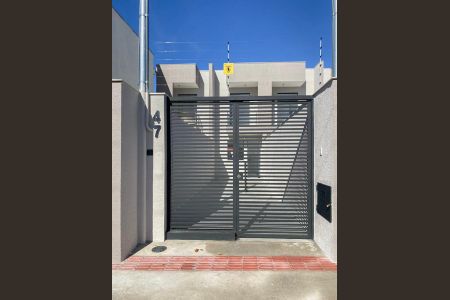 Casa à venda com 122m², 2 quartos e 1 vaga Casa à venda com 122m², 2 quartos e 1 vagaFachada