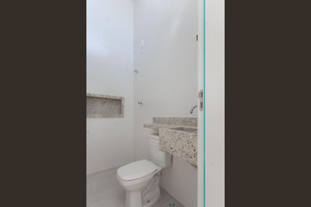 Casa à venda com 122m², 2 quartos e 1 vaga Casa à venda com 122m², 2 quartos e 1 vagaBanheiro da Suíte 1