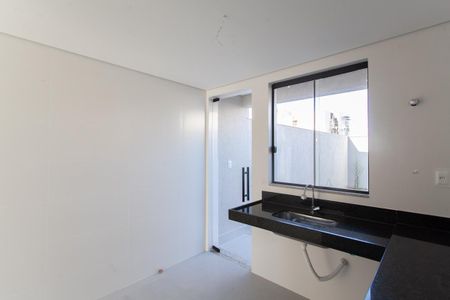 Casa à venda com 122m², 2 quartos e 1 vaga Casa à venda com 122m², 2 quartos e 1 vagaCozinha