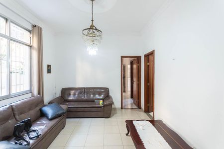 Casa à venda com 286m², 3 quartos e 4 vagasSala