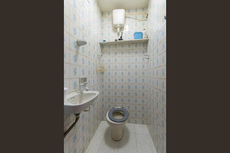 Casa à venda com 286m², 3 quartos e 4 vagasBanheiro da Edícula