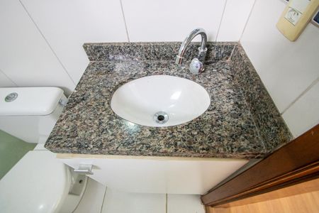 Apartamento à venda com 74m², 2 quartos e 1 vaga Apartamento à venda com 74m², 2 quartos e 1 vagaBanheiro