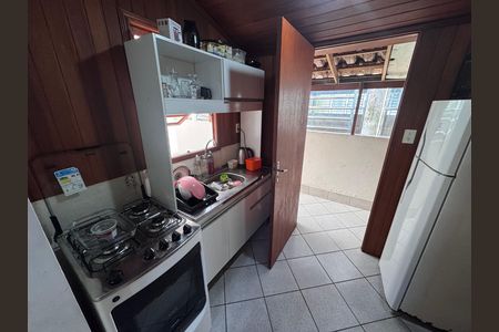 Casa à venda com 280m², 5 quartos e 4 vagas Casa à venda com 280m², 5 quartos e 4 vagasCozinha