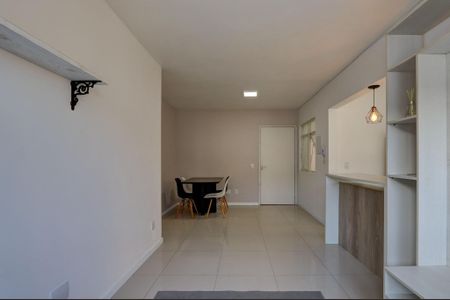 Apartamento à venda com 47m², 1 quarto e 1 vaga Apartamento à venda com 47m², 1 quarto e 1 vagaSala