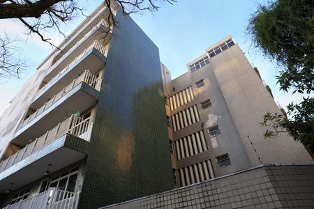 Apartamento à venda com 350m², 4 quartos e 2 vagas Apartamento à venda com 350m², 4 quartos e 2 vagasFachada