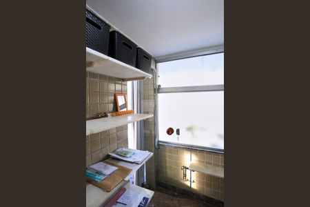 Apartamento à venda com 350m², 4 quartos e 2 vagas Apartamento à venda com 350m², 4 quartos e 2 vagasAlmoxarifado