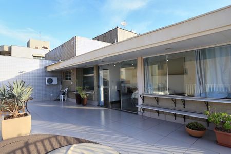Apartamento à venda com 350m², 4 quartos e 2 vagas Apartamento à venda com 350m², 4 quartos e 2 vagasCobertura