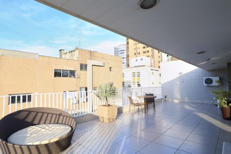 Apartamento à venda com 350m², 4 quartos e 2 vagas Apartamento à venda com 350m², 4 quartos e 2 vagasCobertura