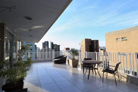 Apartamento à venda com 350m², 4 quartos e 2 vagas Apartamento à venda com 350m², 4 quartos e 2 vagasCobertura