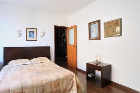 Apartamento à venda com 350m², 4 quartos e 2 vagas Apartamento à venda com 350m², 4 quartos e 2 vagasSuíte