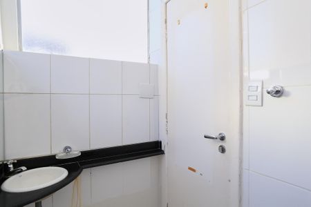 Apartamento à venda com 350m², 4 quartos e 2 vagas Apartamento à venda com 350m², 4 quartos e 2 vagasBanheiro da Suíte 1