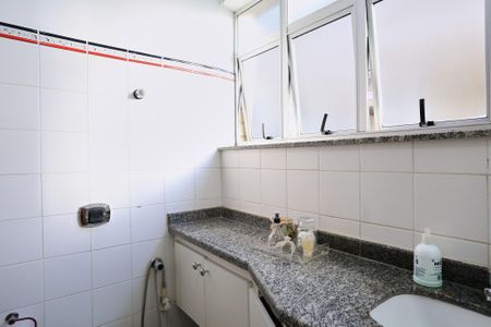 Apartamento à venda com 350m², 4 quartos e 2 vagas Apartamento à venda com 350m², 4 quartos e 2 vagasBanheiro