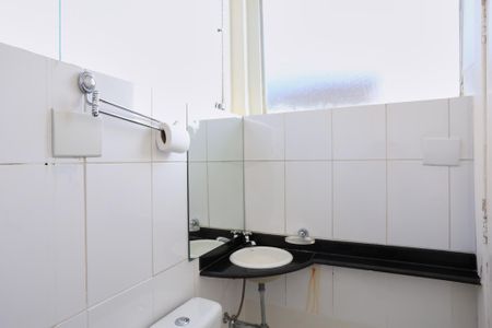 Apartamento à venda com 350m², 4 quartos e 2 vagas Apartamento à venda com 350m², 4 quartos e 2 vagasBanheiro da Suíte 1