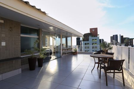 Apartamento à venda com 350m², 4 quartos e 2 vagas Apartamento à venda com 350m², 4 quartos e 2 vagasCobertura