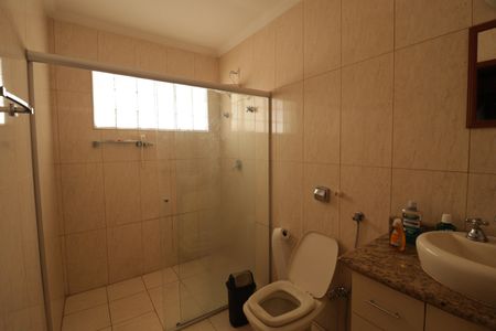 Casa à venda com 250m², 4 quartos e 3 vagasBanheiro/Suite 1